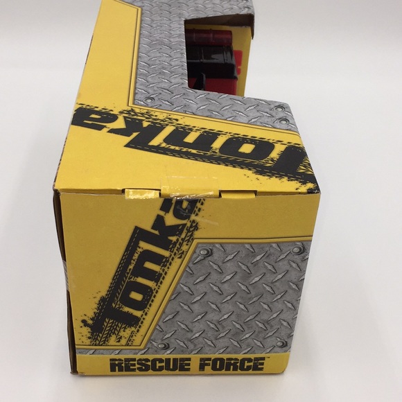 Tonka Real Tough Rescue Force Fire Truck Toy with Sounds Sirens Flash 12… - Picture 6 of 10